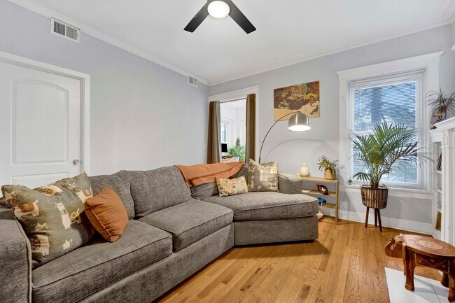 Building Photo - 3226 W Potomac Ave