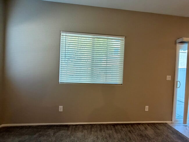 Building Photo - 3 BED 3 BATH 2 CAR GARAGE TOWNHOUSE W/ PRIVATE YARD, LOFT & BEDROOM DOWNSTAIRS IN GATED COMMUNITY...