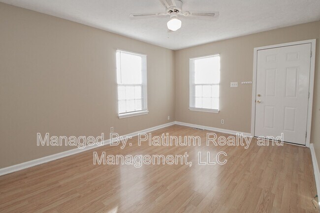Building Photo - 667 Artic Ave