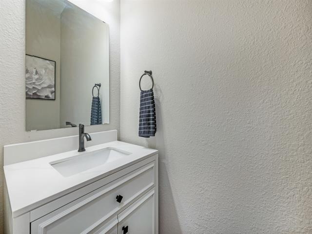 Building Photo - 2450 Kates Pl