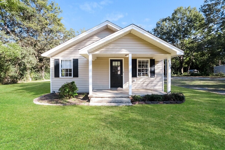 Building Photo - 1508 Hilton St