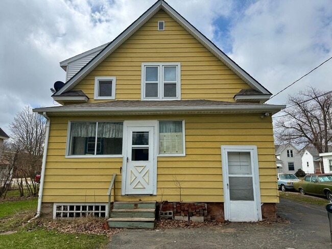 Building Photo - 909 S 6th Ave