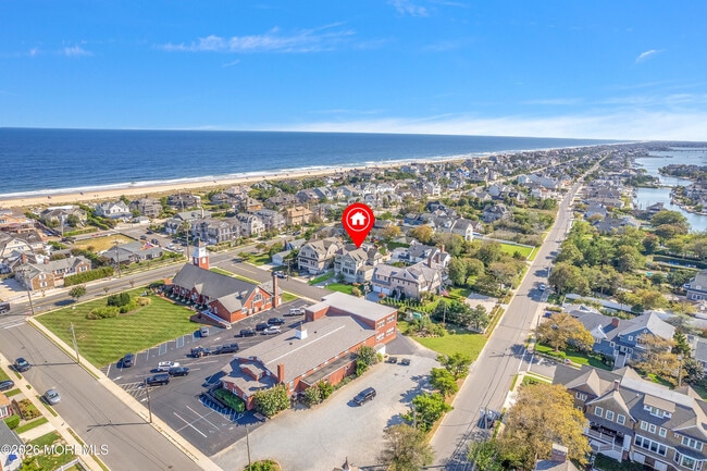 Building Photo - 45 Strickland St