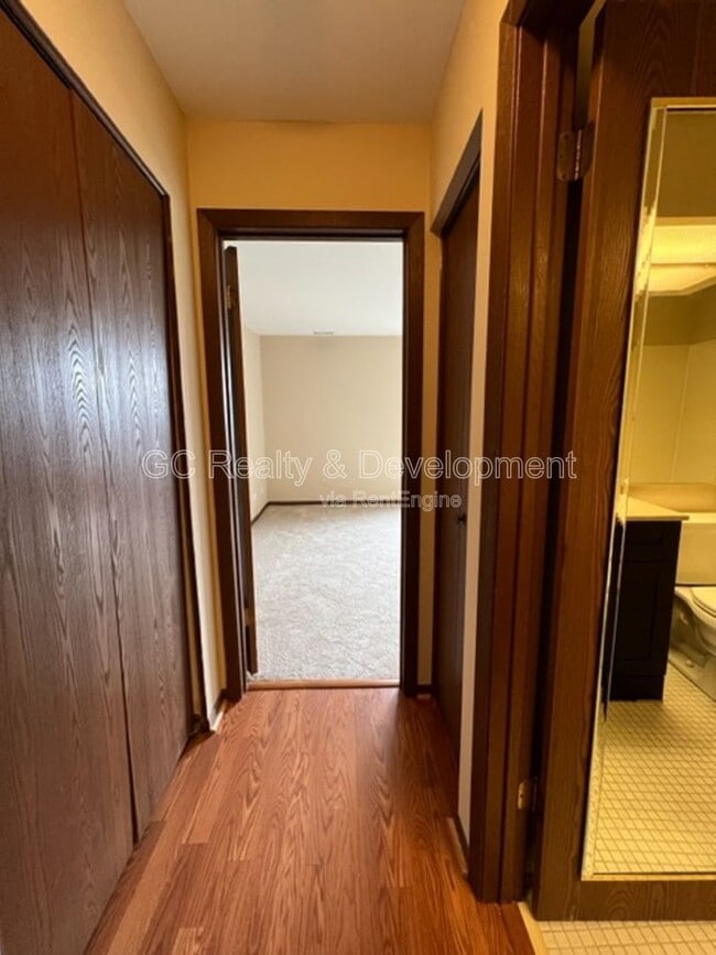 Building Photo - 950 E Wilmette Rd