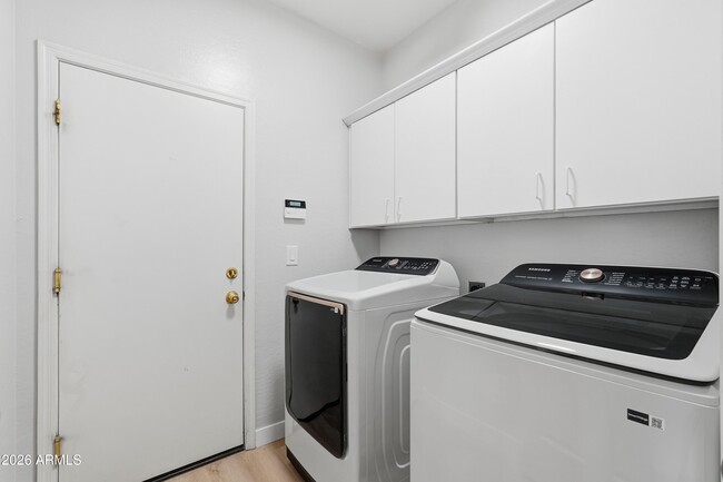 Building Photo - 1711 W Twain Ct