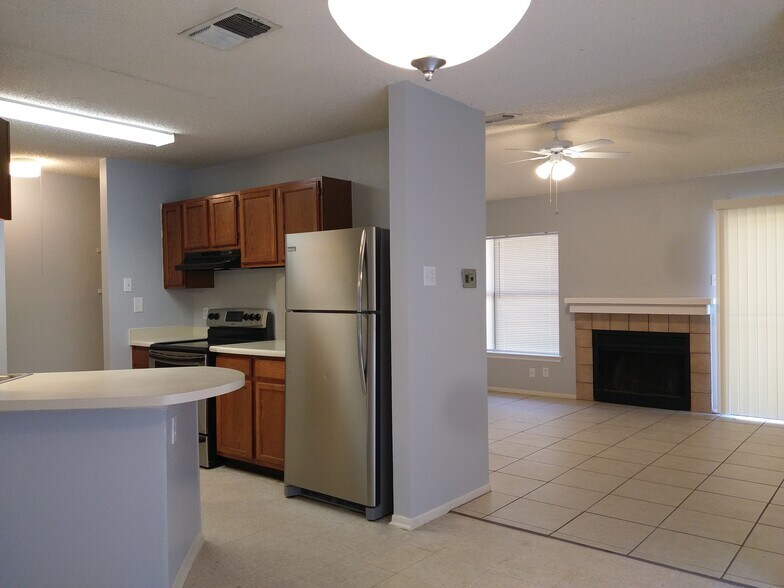 Building Photo - 2506 corian glen dr