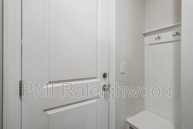 Building Photo - 521 Brittany Ct