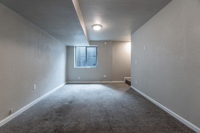 Building Photo - 4030 Baytown Dr