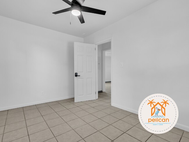 Building Photo - Rental Home in Desirable Navy Point Area