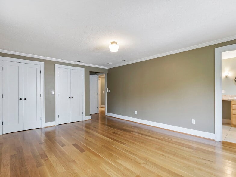 Building Photo - 2605 NE 35th Ave