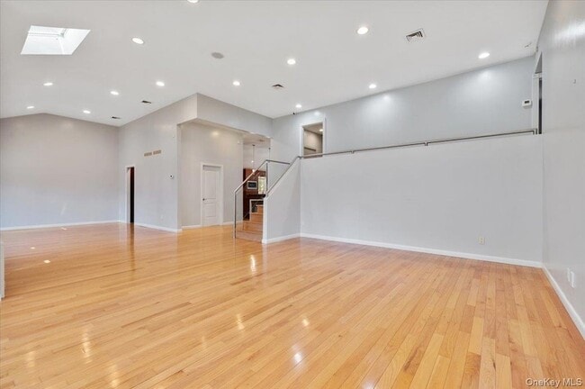 Building Photo - 25 Belmont Dr W