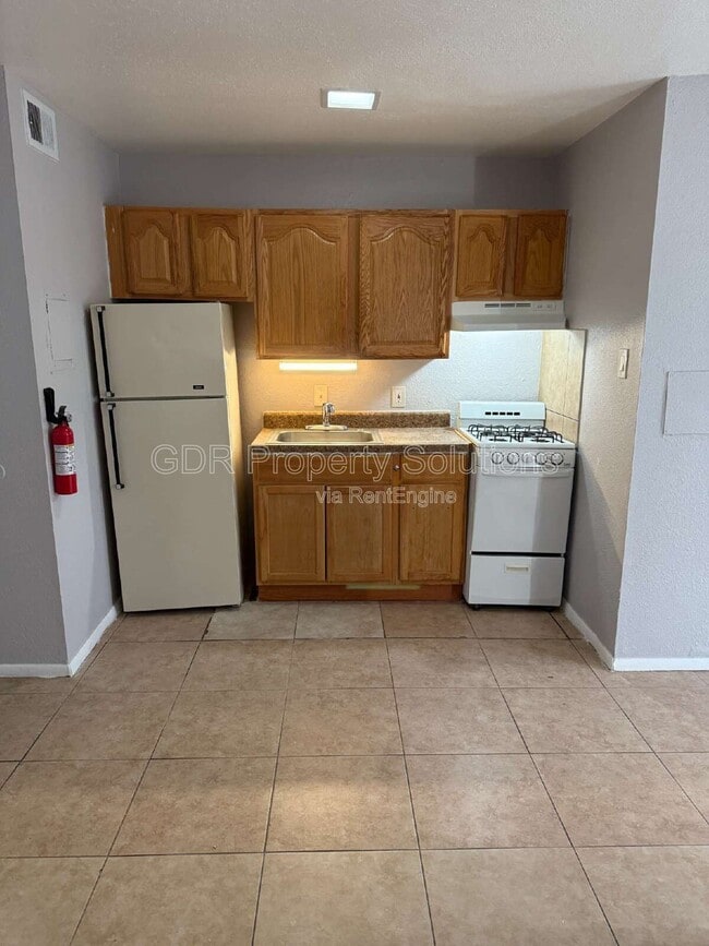 Building Photo - 401 14th St NW