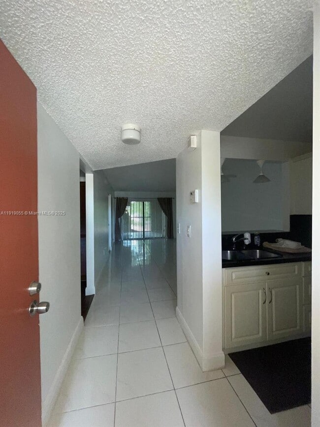 Building Photo - 3410 Foxcroft Rd