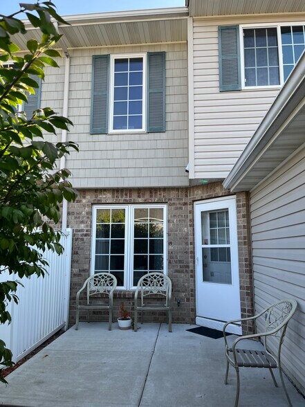 Building Photo - 1585 Serenity Ln