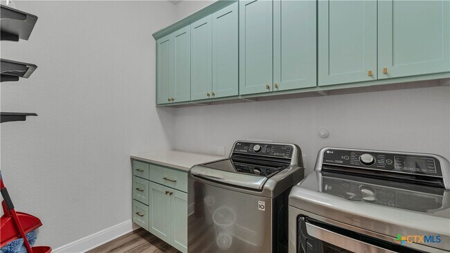 Building Photo - 222 Sigel Ave