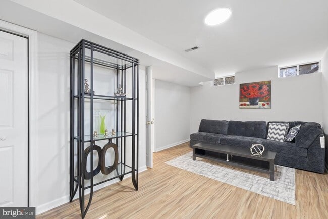 Building Photo - 17105 Amity Dr