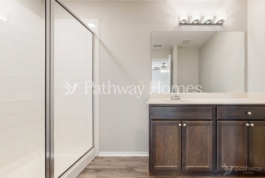 Building Photo - 206 Gallop Ct