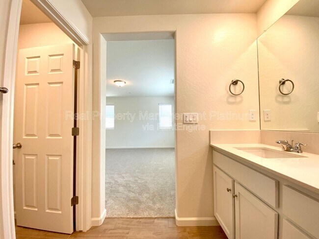 Building Photo - 6407 E Riesling Dr