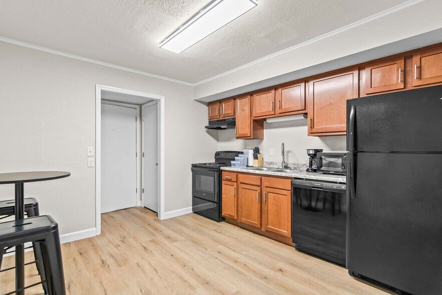 Building Photo - 2309 Cherry Hills Dr