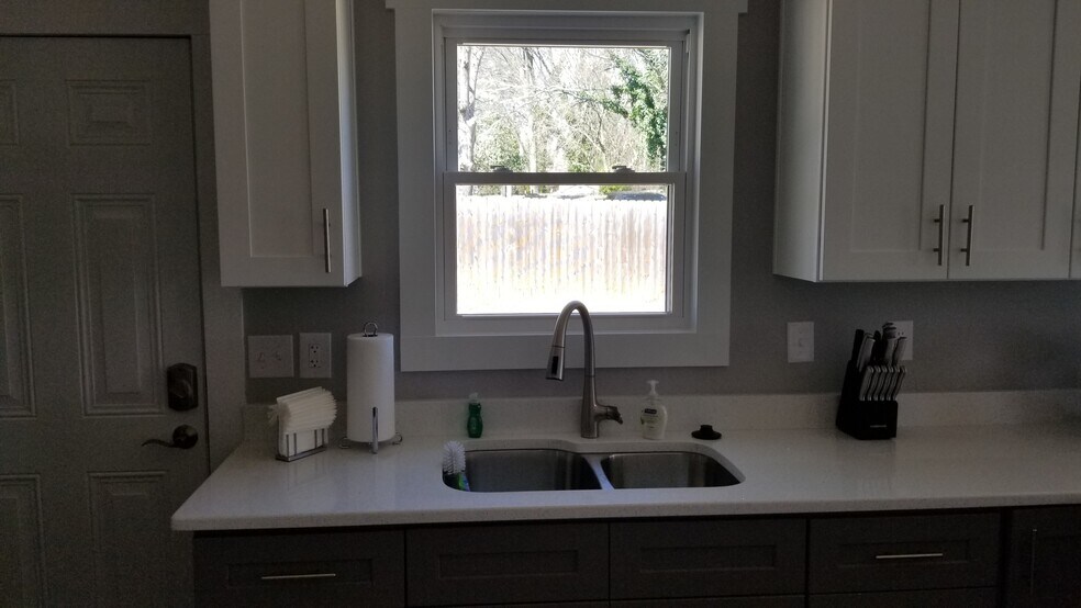 Kitchen - 2 Bigby St