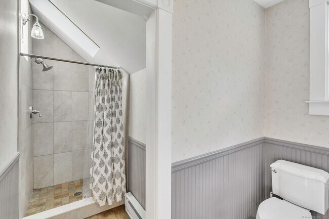 Building Photo - 46 Highland Terrace