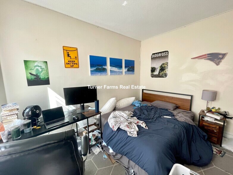 Building Photo - 68 Winchester St