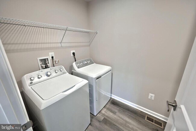 Building Photo - 77 Summerfield Dr