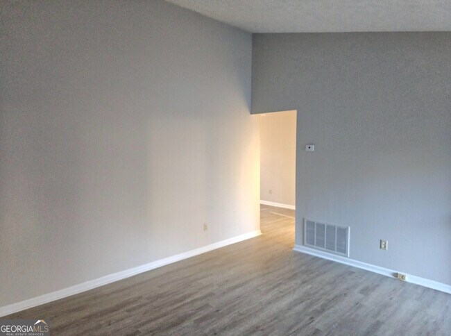 Building Photo - 8147 Flamingo Dr