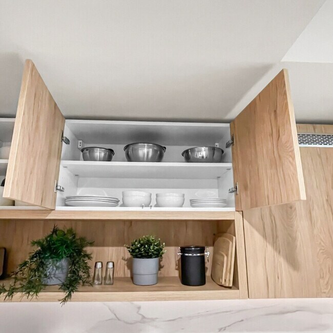 Building Photo - 11 NE 6th St