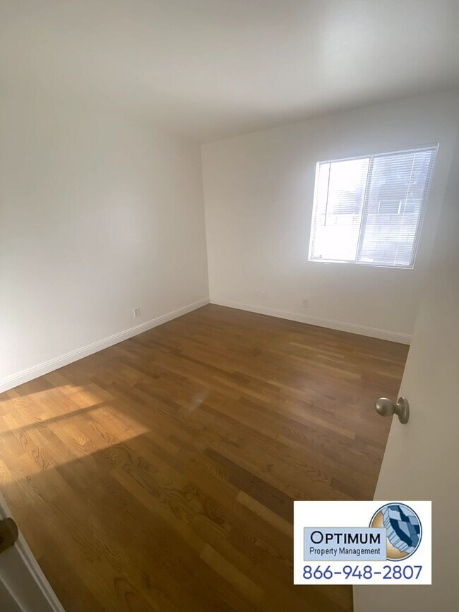 Building Photo - Charming 3-Bedroom, 2-Bathroom Home with E...