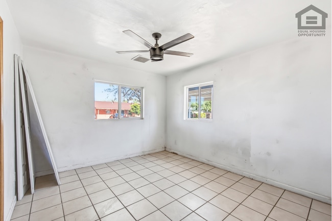 Building Photo - 6532 N 19th Dr