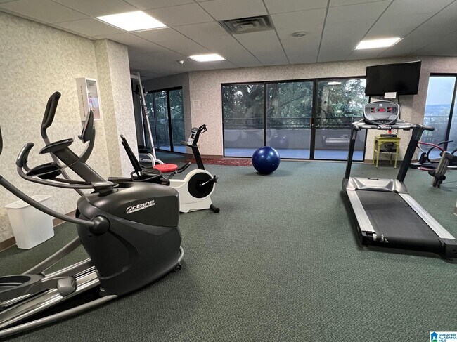 Building Photo - 1120 Beacon Pkwy W