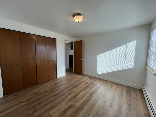 Building Photo - Robertson1005 (KC-JF)