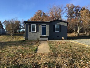 Building Photo - MOVE-IN SPECIAL! $250 off 1st full month's rent with move-in by 3/31/26!!!