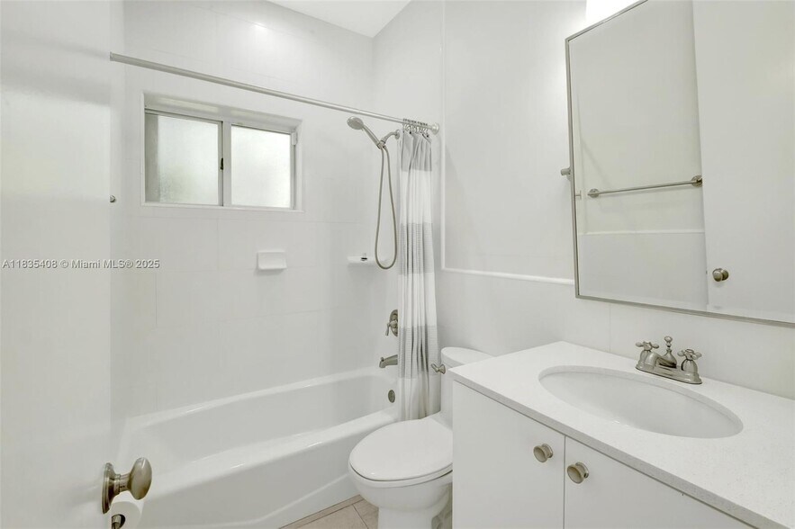 Building Photo - 5765 SW 84th St