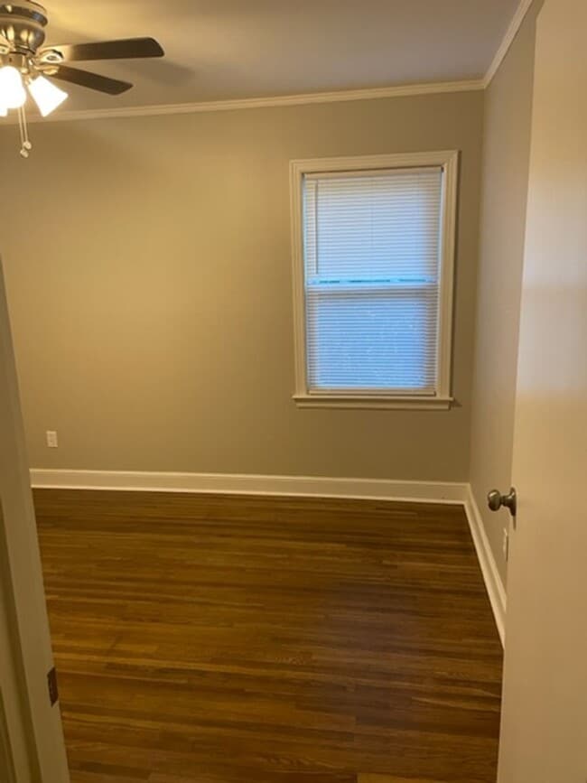 Building Photo - Spacious 3 bedroom 1 bath near Willow and Perkins