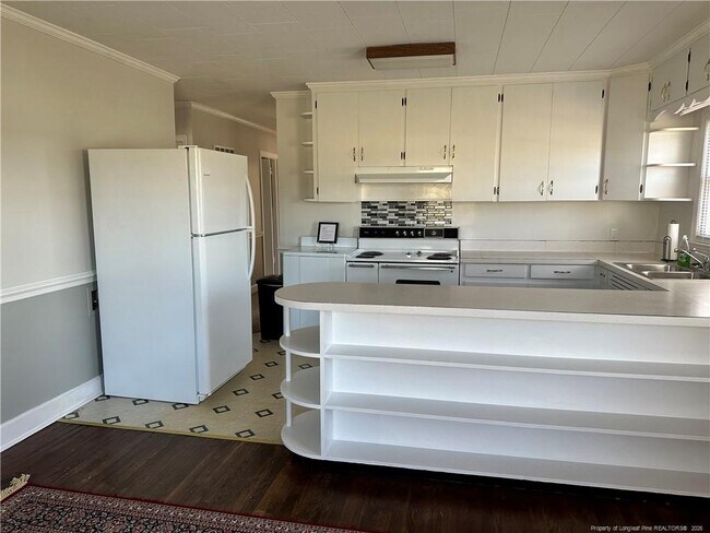 Building Photo - 8927 Main St