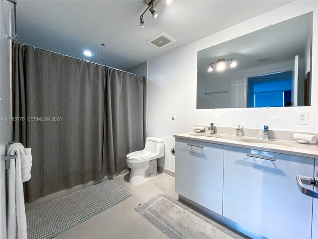 Building Photo - 3250 NE 1st Ave