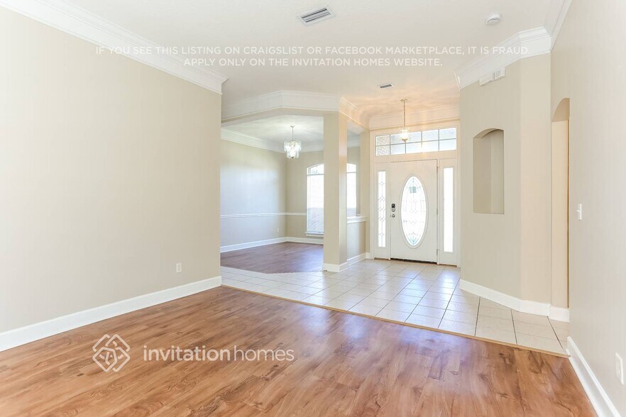 Building Photo - 538 New Brunswick Terrace