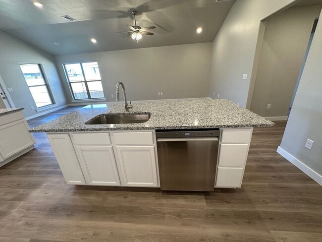 Building Photo - Brand new in The Meadows!
