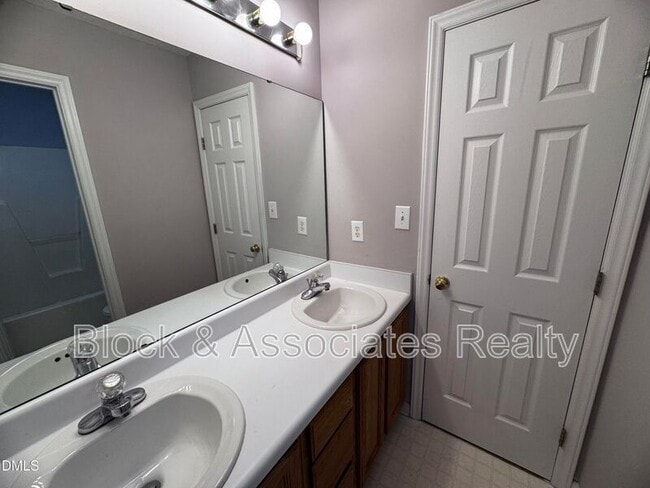 Building Photo - 3 S Indian Creek Pl