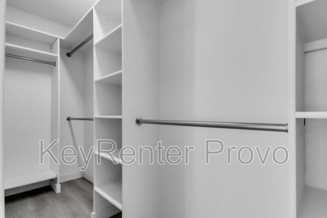 Building Photo - 494 N Emery Ave