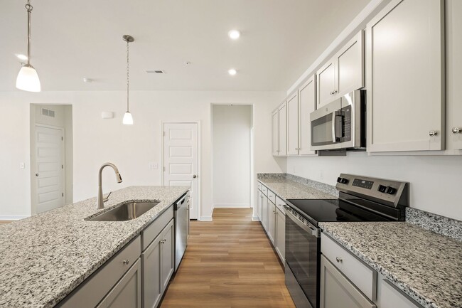 Building Photo - Brand New 2 Bedroom Condo Located in Midlo...