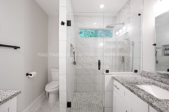 Building Photo - 1016 Coleman St SW