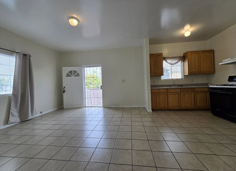Primary Photo - 5027 Dalton Ave