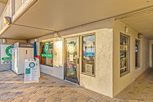 Building Photo - 8743 Thomas Dr