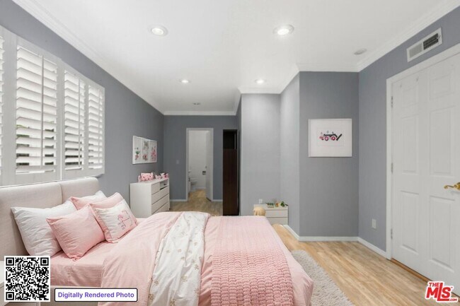 Building Photo - 745 Oxford Ave