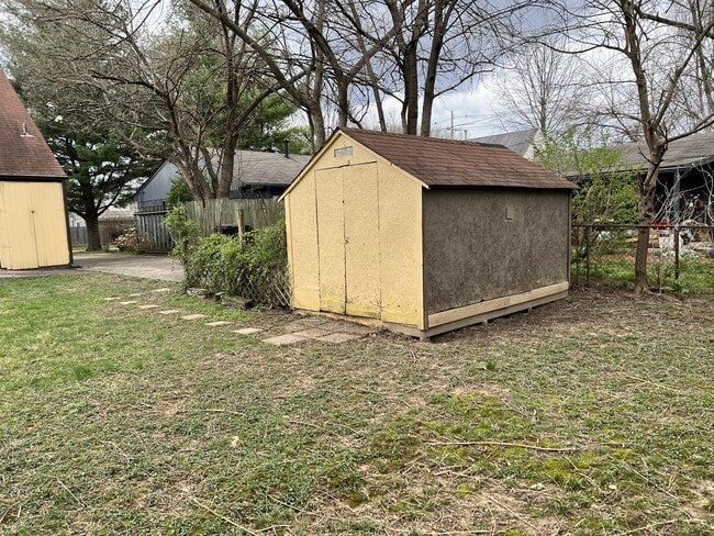 Building Photo - 3122 Commander Dr