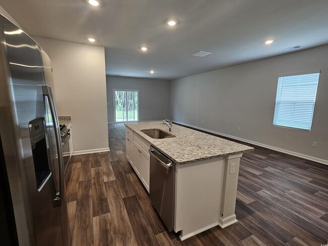 Building Photo - 789 Wapama St