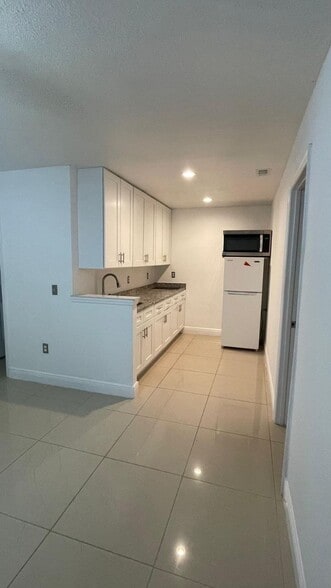 Building Photo - 456 Betsy Ross Terrace